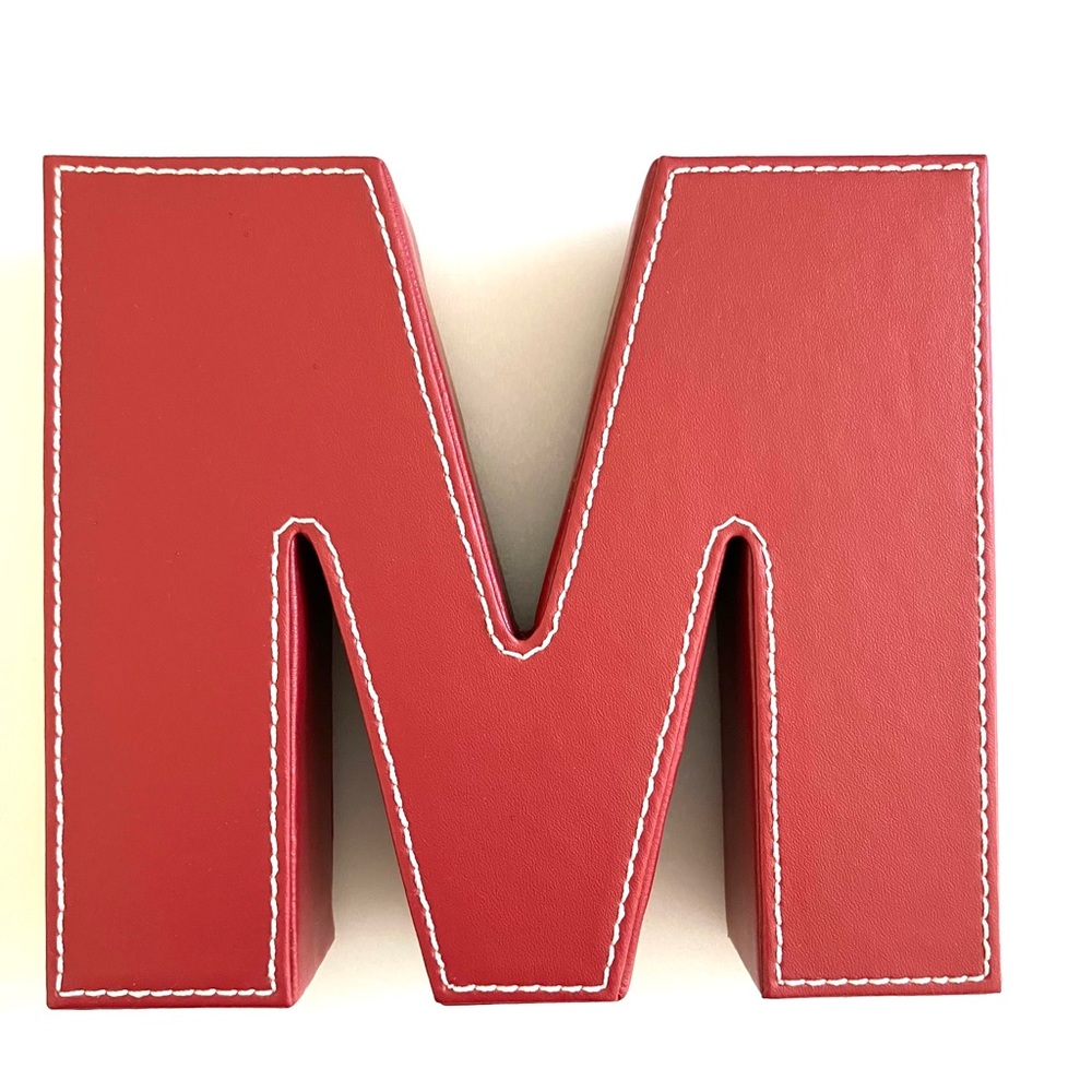 🍎3-D “M” Block Decor